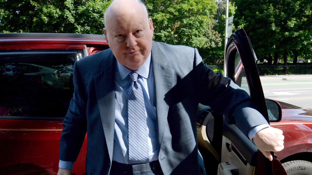 Sen. Mike Duffy arrives at court in Ottawa