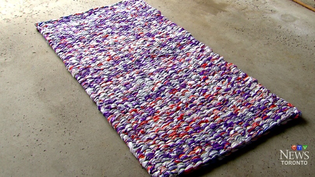 From milk bags to mattresses: Volunteers weave mats for a good