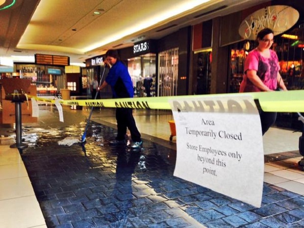 Crews clean up water at White Oaks Mall after heavy rain in London, Ont., on June 23, 2015 (Gerry Dewan / CTV London)