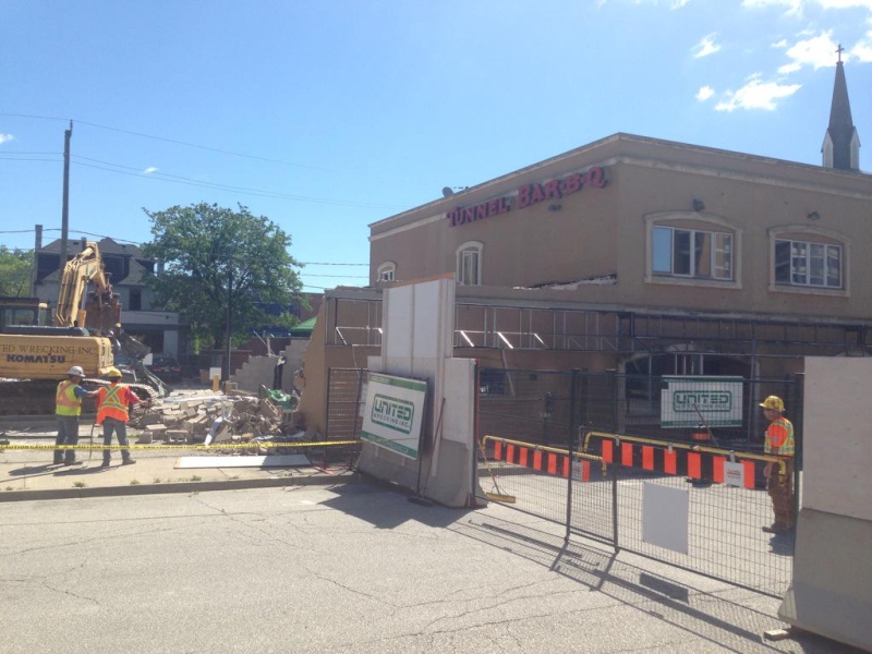 Crews demolish part of Tunnel Bar-B-Q in Windsor, Ont., on June 23, 2015. (Rich Garton / CTV Windsor)