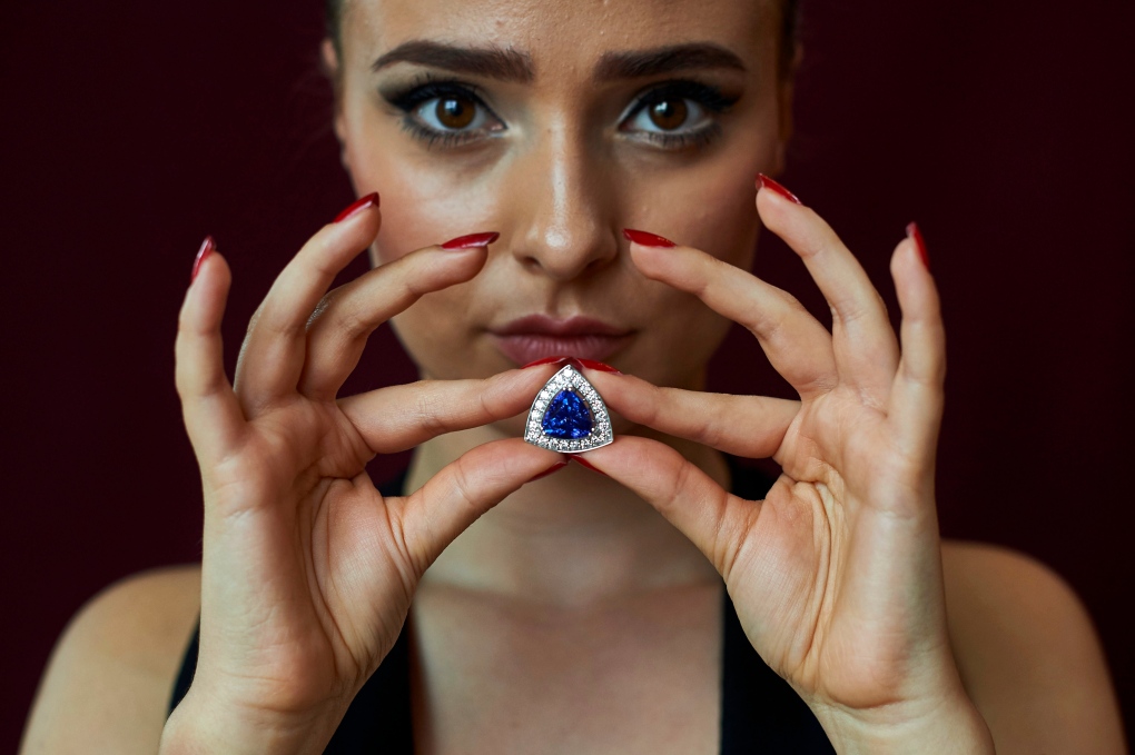 Model with jewels