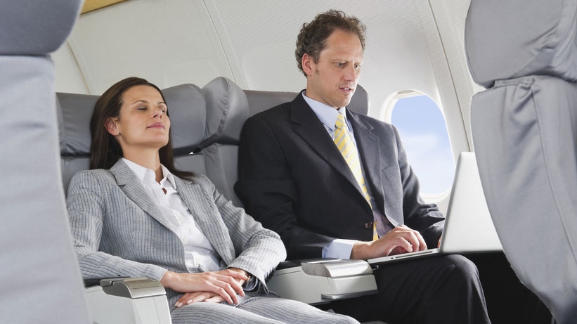 Advice from sleep experts: 5 tips to beat jet lag