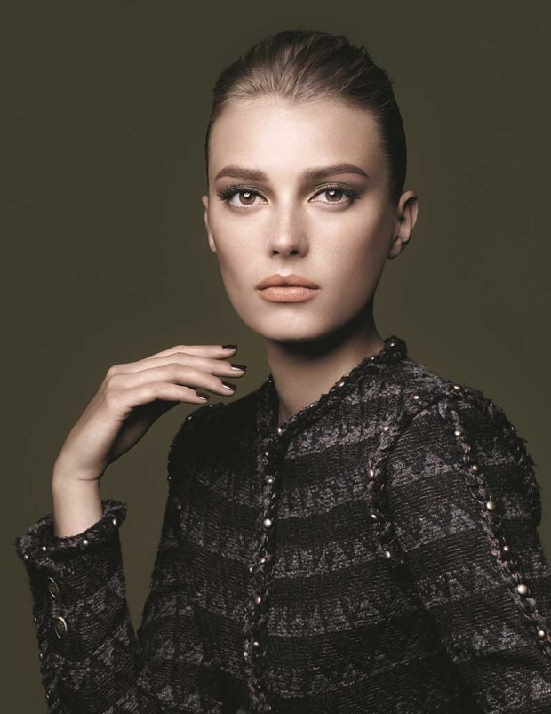 Fall 2015 makeup: Chanel inspired by the turning leaves of autumn