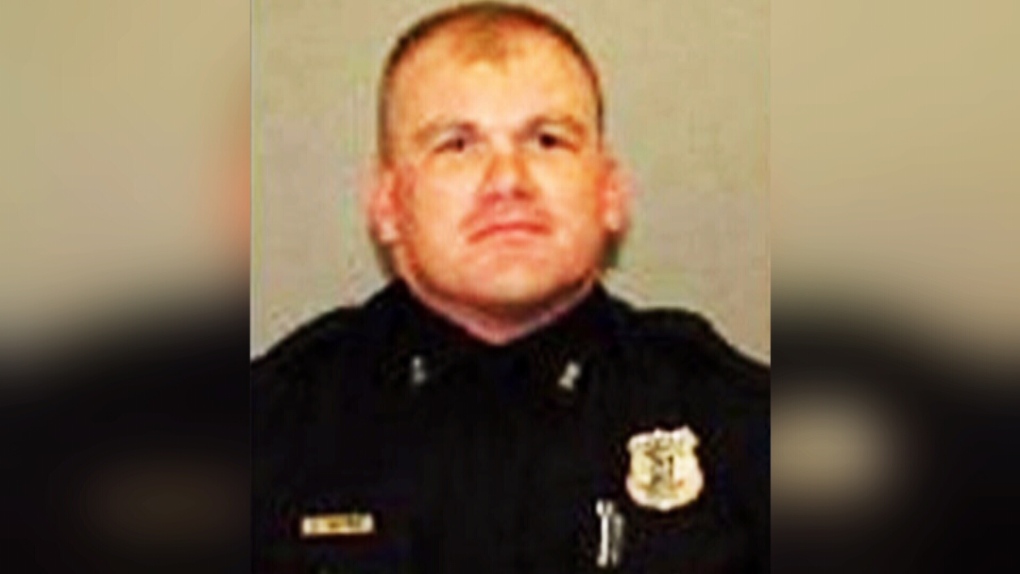 Memphis police officer shot