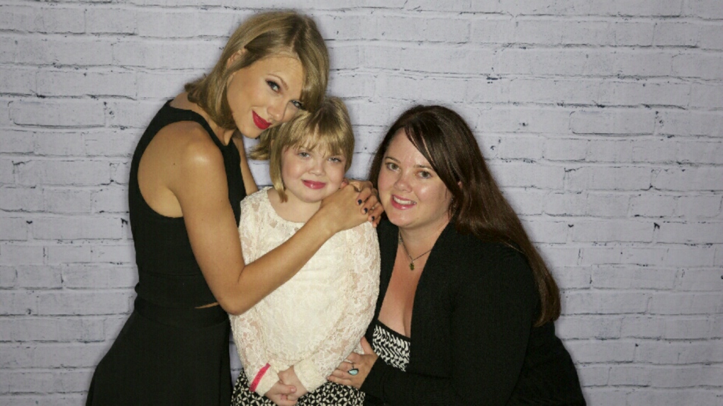 Ava Hadfield meets Taylor Swift