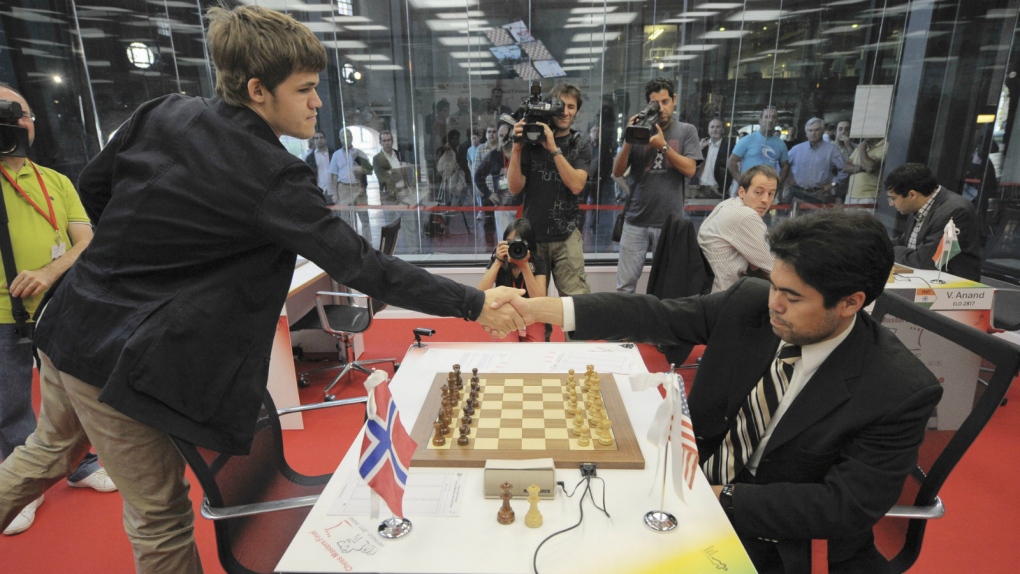 Chess champion Hikaru Nakamura to play 50 people simultaneously at