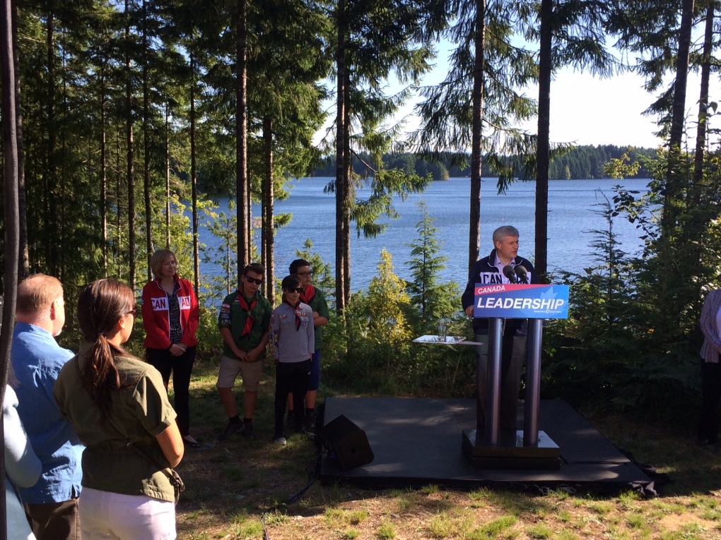 Harper's photo-op with uniformed Scouts