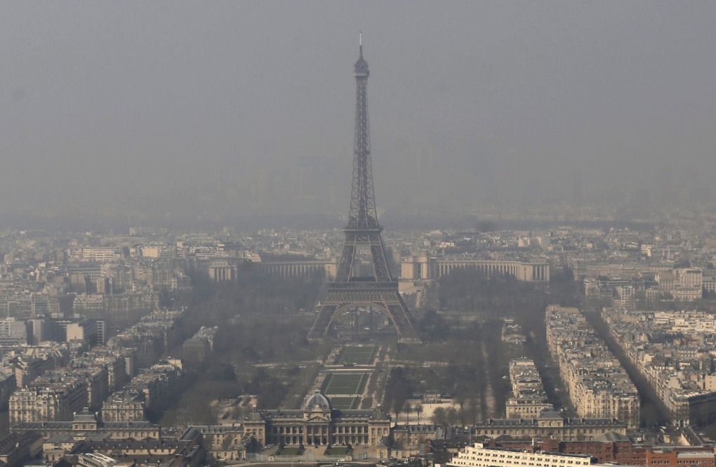 Paris smog Eiffel Tower