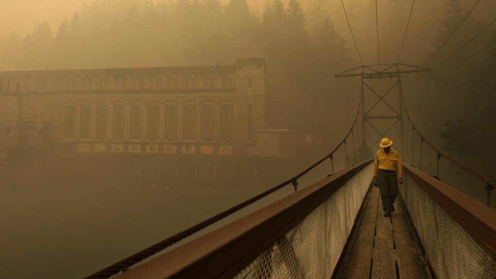 Washington wildfires spark air quality advisory