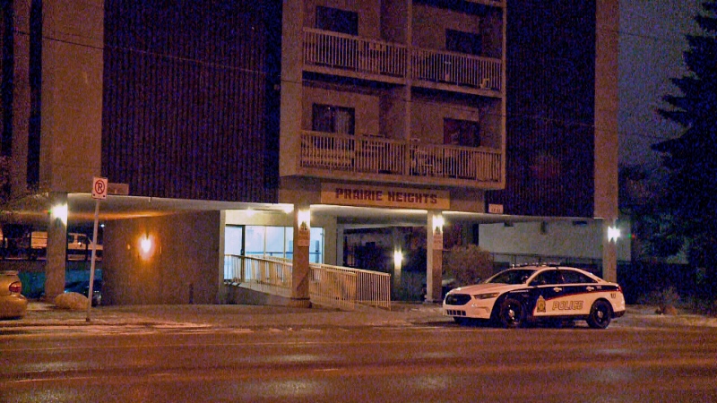 Saskatoon police respond to an incident Nov. 17, 2014 on the 1400 block of 20th Street West.