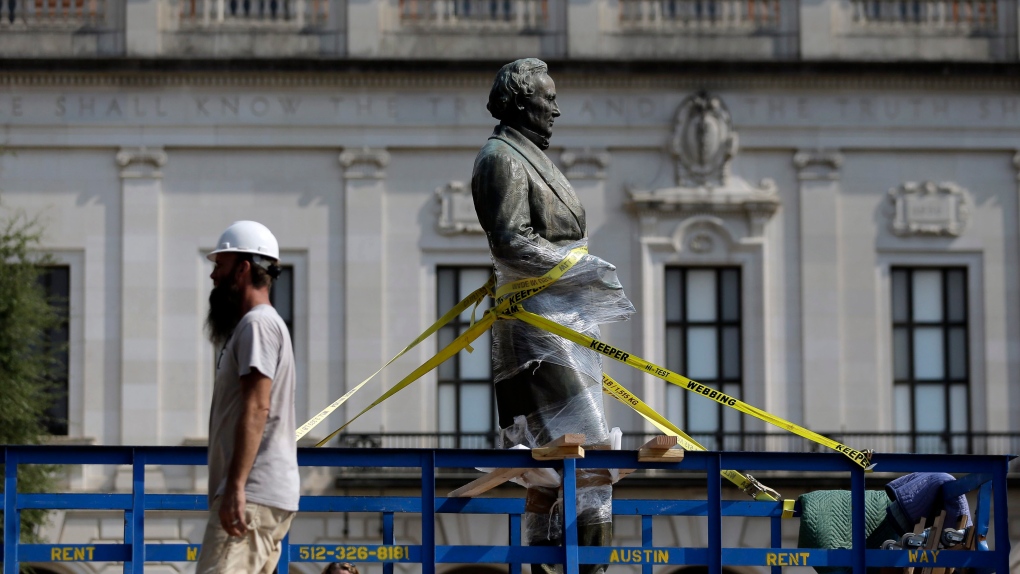 Statue of President Jefferson Davis removed