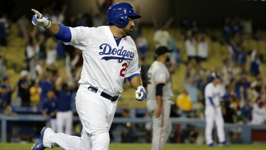 Dodgers win after extra innings against Giants