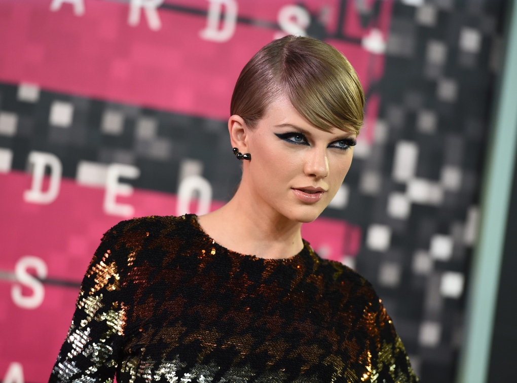 Taylor Swift at MTV Video Music Awards 