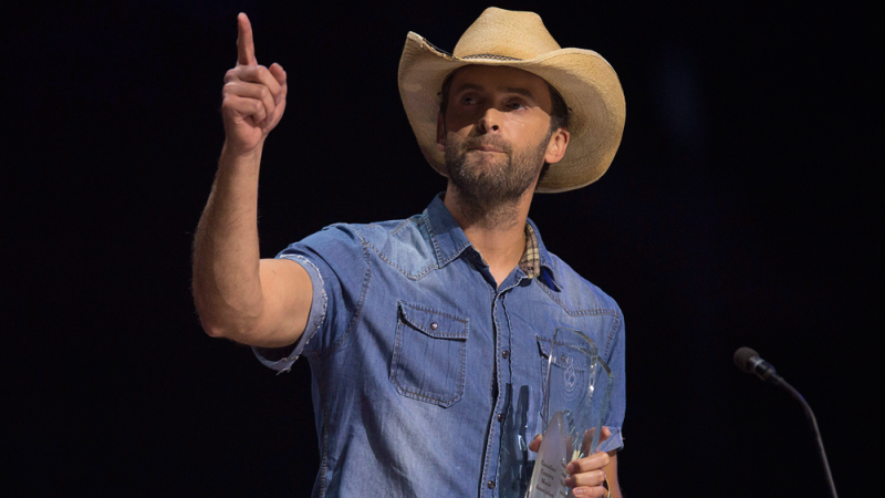 Dean Brody wins the video of the year award at the Canadian Country Music Association Awards in Halifax on Sunday, Sept. 13, 2015. (THE CANADIAN PRESS/Andrew Vaughan)