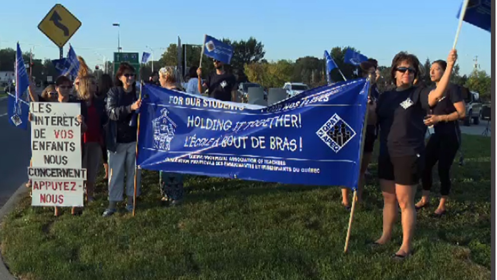 Teachers demonstrated Friday morning in Vaudreuil