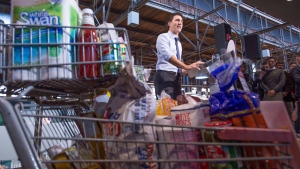 Liberal Leader Justin Trudeau delivers remarks during a campaign event at a grocery store Friday, October 9, 2015 in Toronto. (Paul Chiasson / THE CANADIAN PRESS)