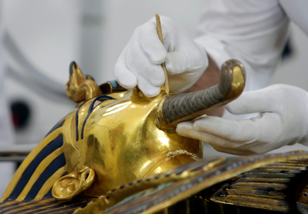 Tutankhamun mask under restoration