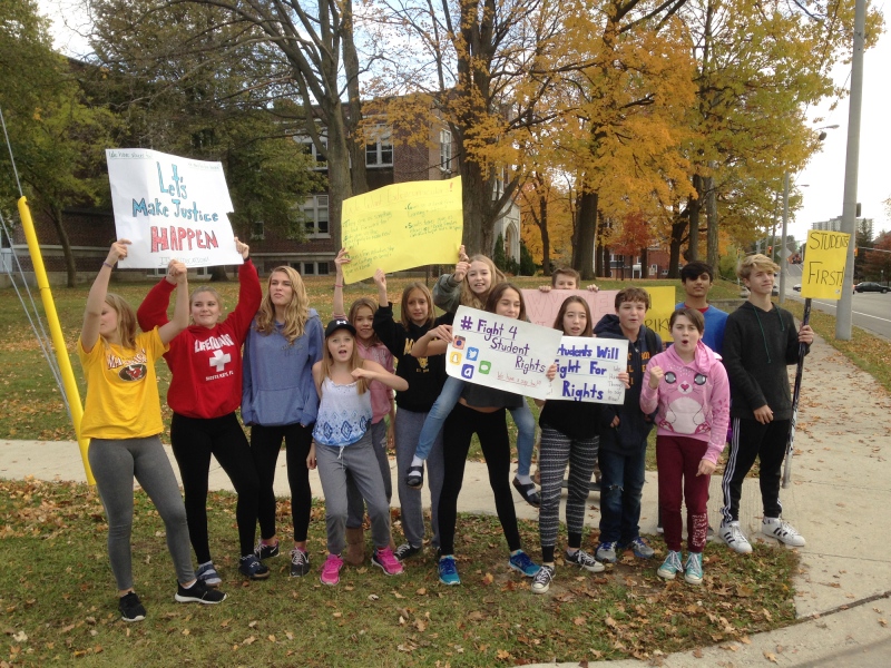 Students protest outside Margaret Avenue Public School in Kitchener on Monday, Oct. 26, 2015. (Brian Dunseith / CTV Kitchener)