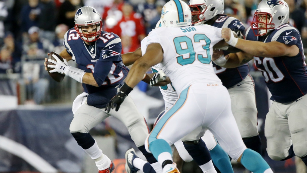 Patriots hammer Dolphins to stay unbeaten