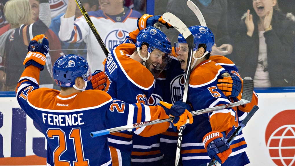 Edmonton Oilers celebrate a goal against the Montr