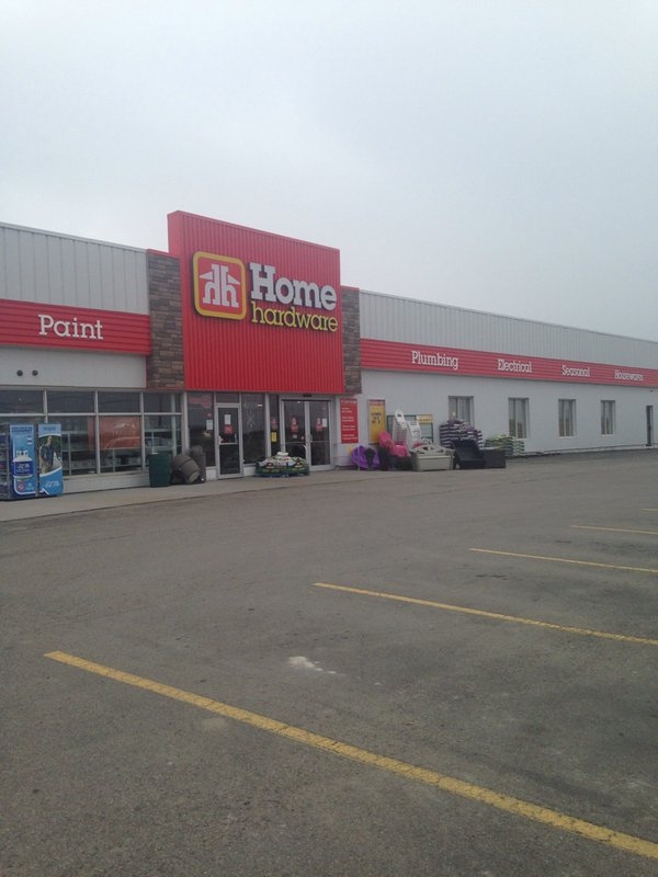 Home Hardware on Wharncliffe Road South has closed.
(Celine Moreau / CTV London) 