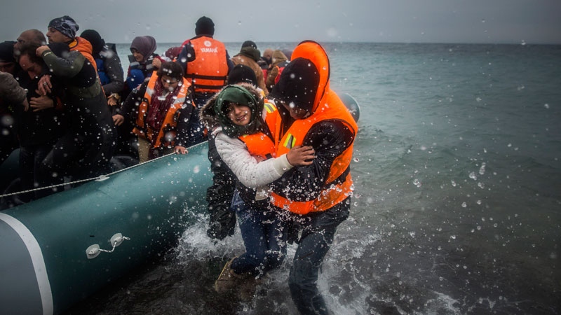 200 migrants rescued in seas off Greek islands 