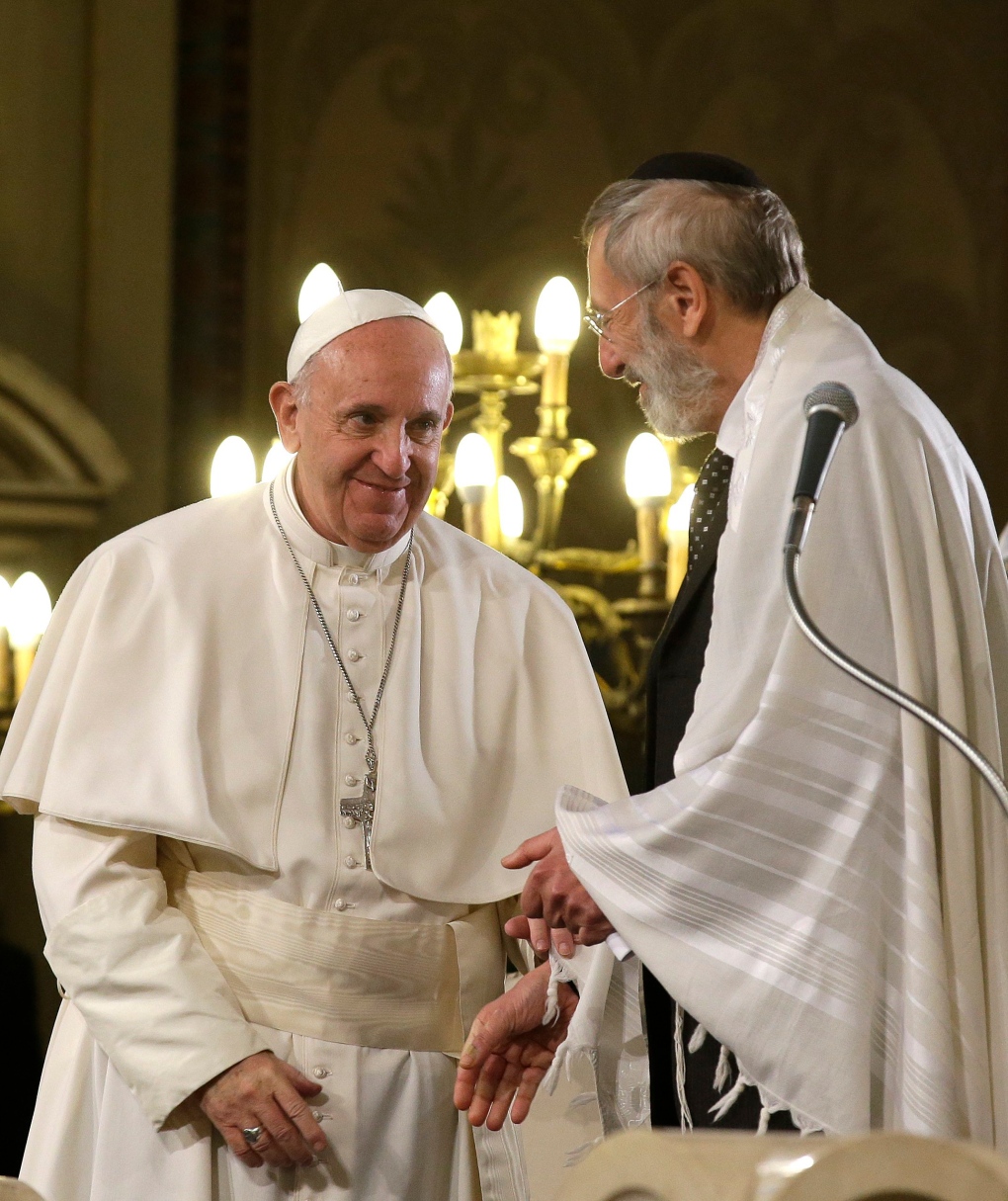 Pope Francis visits Great Synagogue of Rome