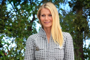 Gwyneth Paltrow poses for photographers before Chanel's Spring-Summer 2016 Haute Couture fashion collection in Paris, Tuesday, Jan.26, 2016. (AP/Thibault Camus)