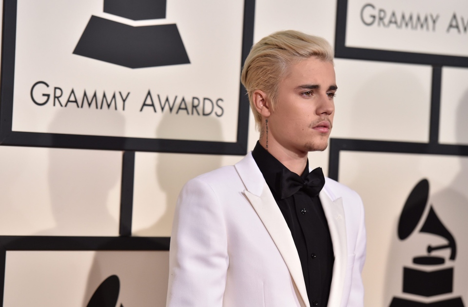 Skrillex and Diplo Perform Where Are U Now Live with Justin Bieber at the  Grammys - By The Wavs