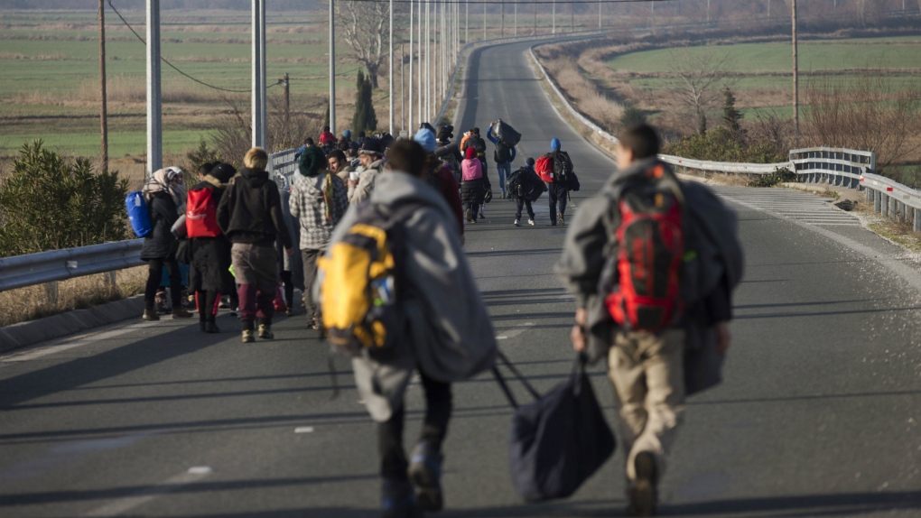 Migrants head to Macedonia