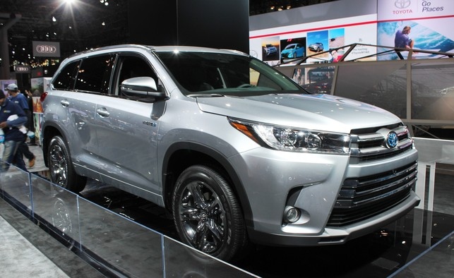 Toyota reveals 2017 Highlander and new Prius Prime