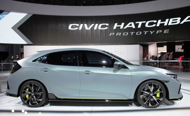2017 Honda Civic Hatch gets manual turbo option