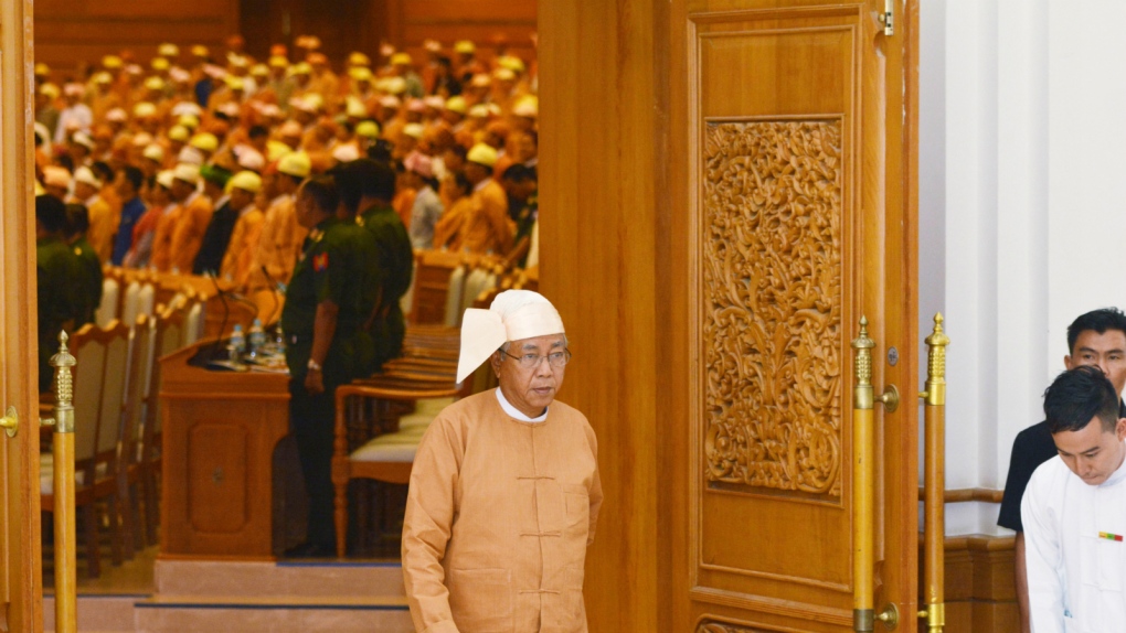 Htin Kyaw sworn in as Burma president