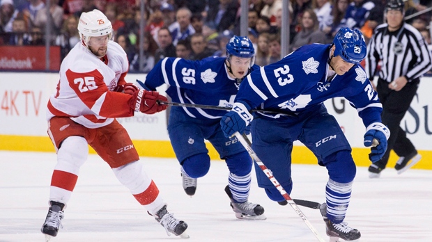 Red Wings' Howard gets 32 saves in 3-2 win over Leafs | CTV News
