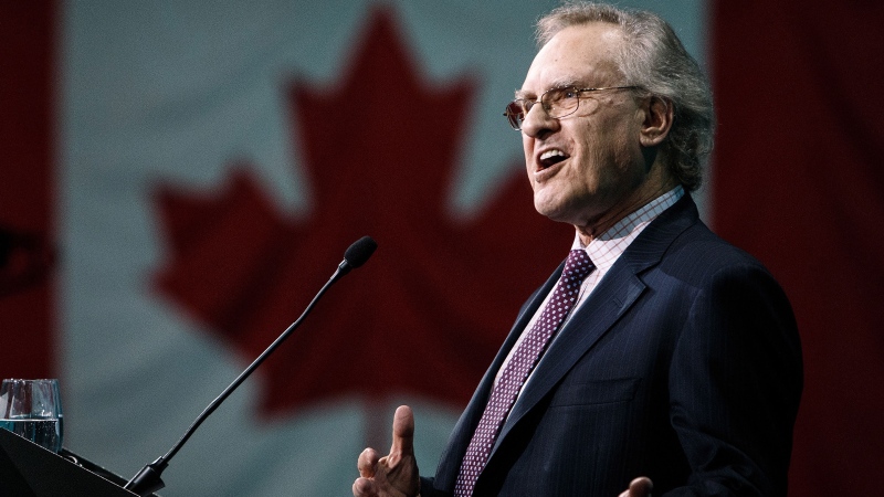Former Ontario NDP leader Stephen Lewis speaks during the 2016 NDP Federal Convention in Edmonton Alta, on Saturday, April 9, 2016 (Codie McLachlan / THE CANADIAN PRESS).