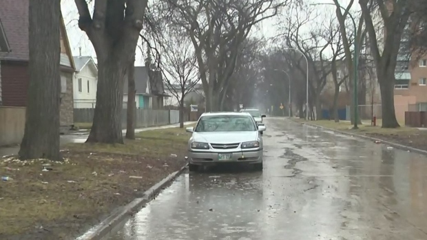 El aguacero del viernes rompe el récord de lluvias de décadas de Winnipeg, dañando algunas casas