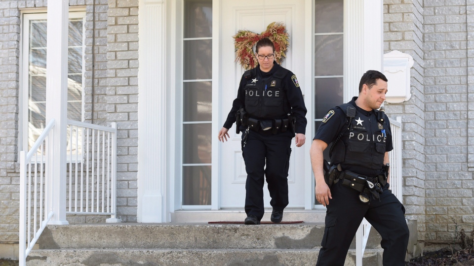 Chateauguay police leave Homolka's house