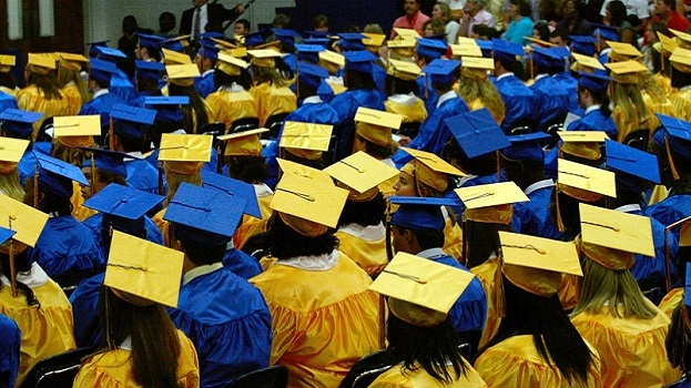 Brunswick High School graduates in Brunswick, Georgia from May 25, 2007. (Wikimedia Commons)