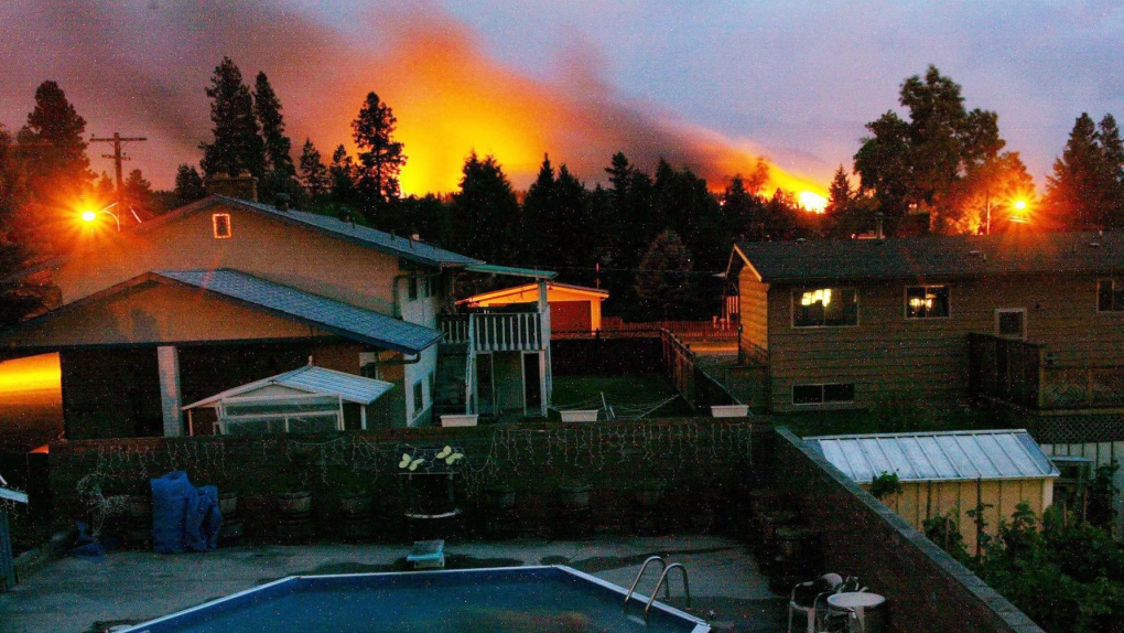 Wildfire in Kelowna, B.C. in 2003