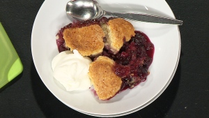 Canada AM: Whipping up fresh desserts with rhubarb