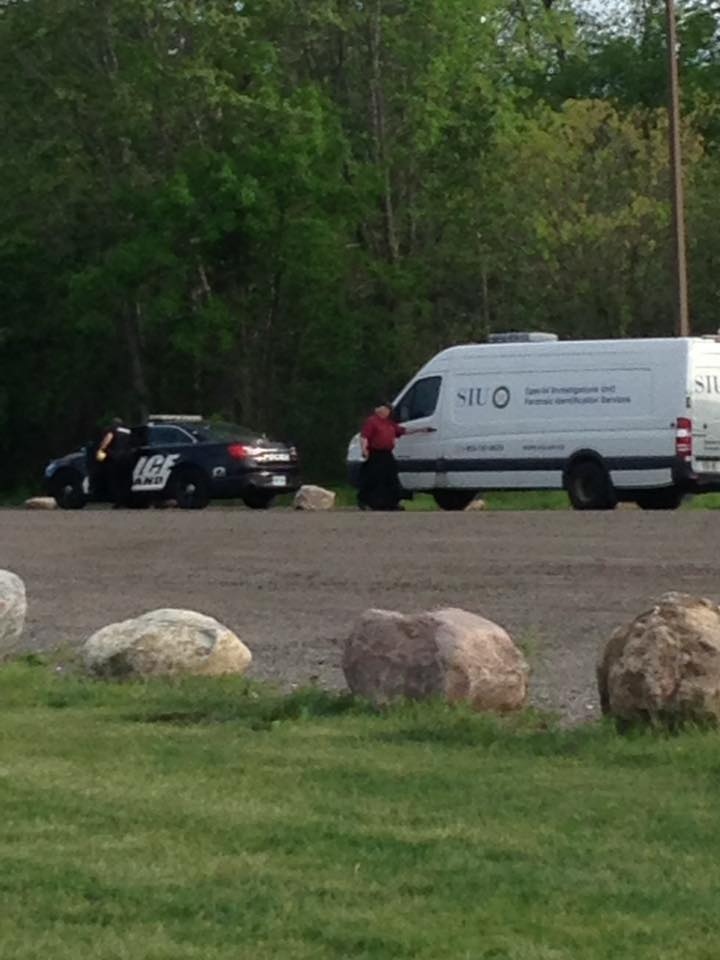 An SIU vehicle and Midland Police cruiser at Pete Pettersen Park in Midland on June 1/16. (Courtesy: Josh Smith)