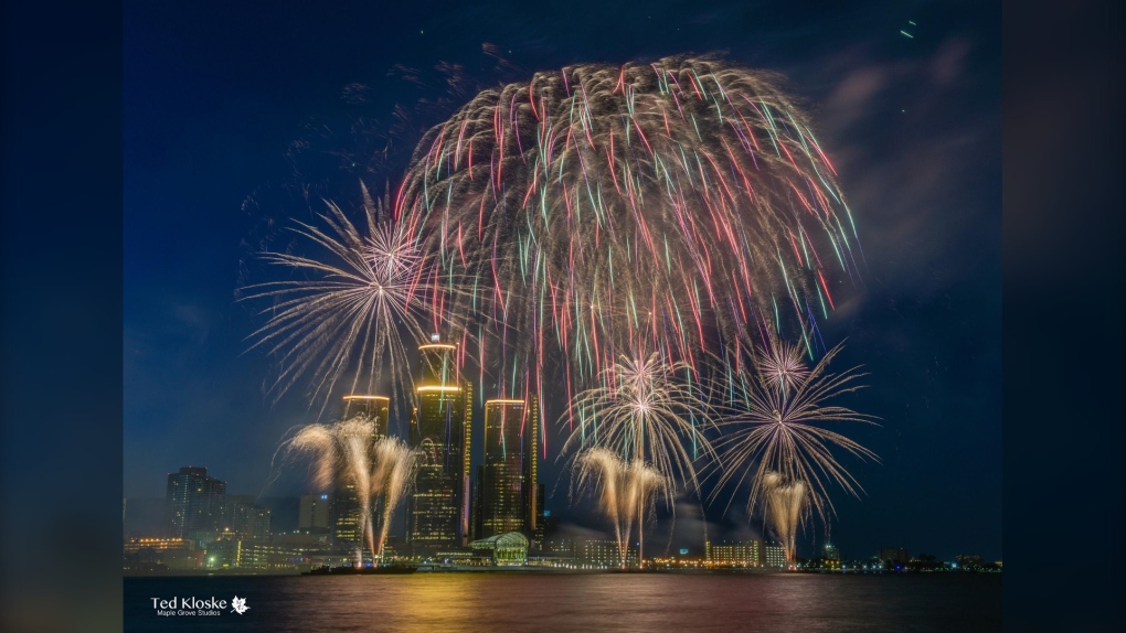 Detroit-Windsor fireworks