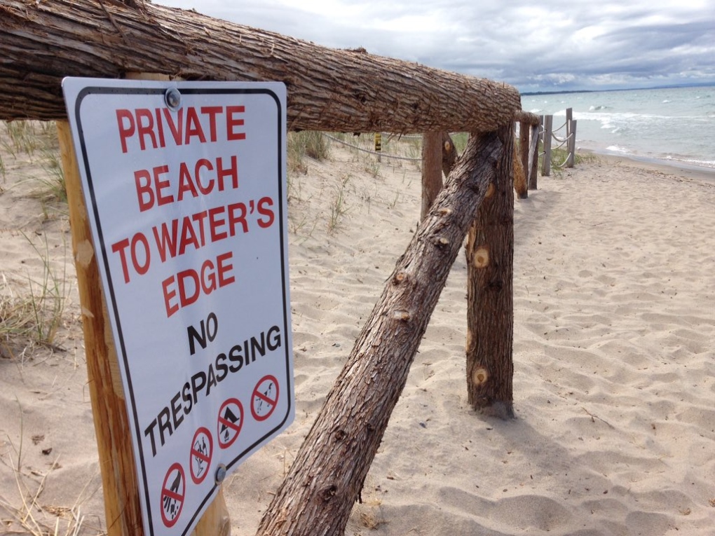 Balm Beach signs
