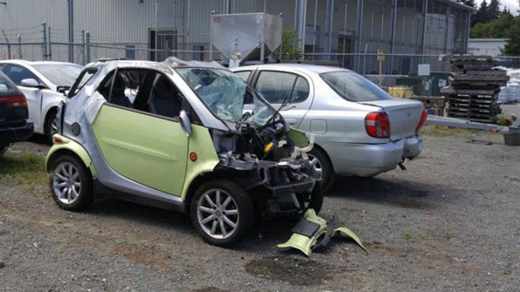 Smart car helps driver survive crash
