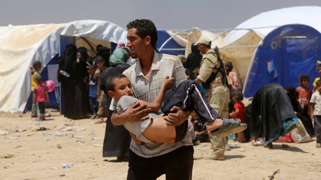 Civillians flee ISIS