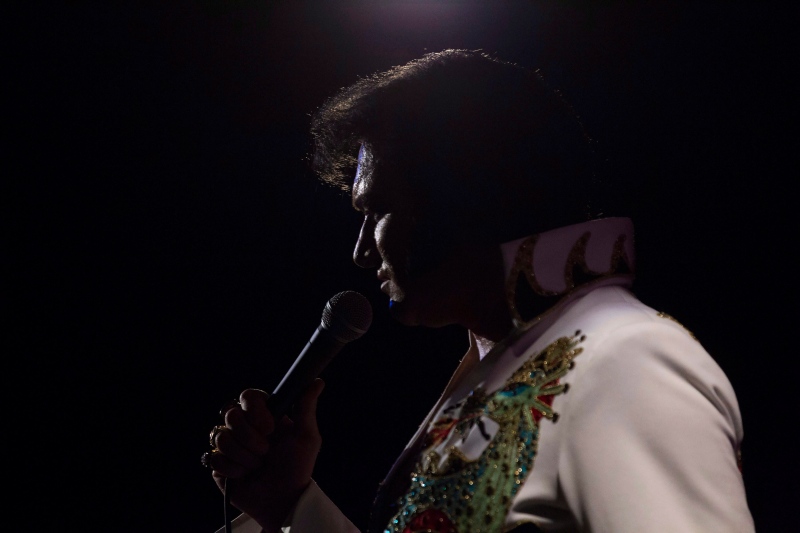 An Elvis tribute artist from London, Ontario performs at the Collingwood Elvis Festival in Collingwood, Ont., on Friday, July 22, 2016. (The Canadian Press / Chris Young)