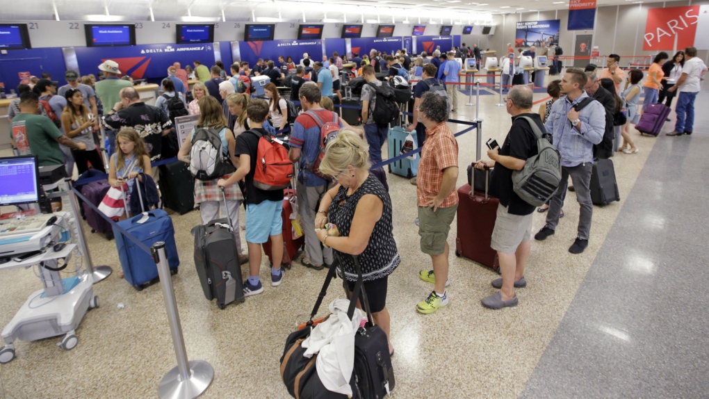 Computer outage strands passengers
