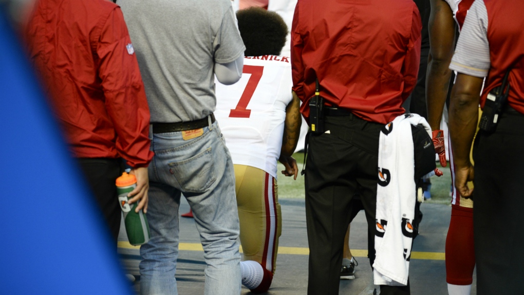 Colin Kaepernick continues anthem protest
