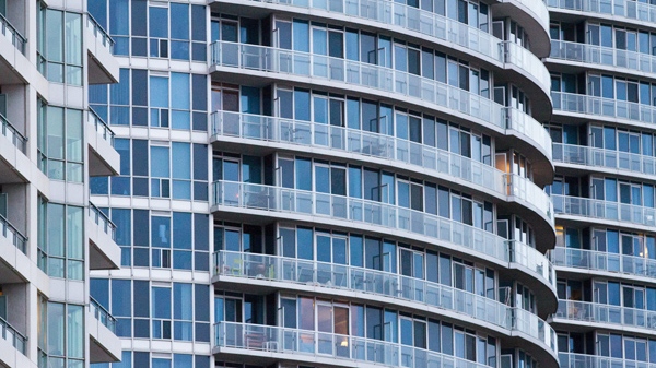 Half a million Toronto residents in apartments with no air conditioning this summer