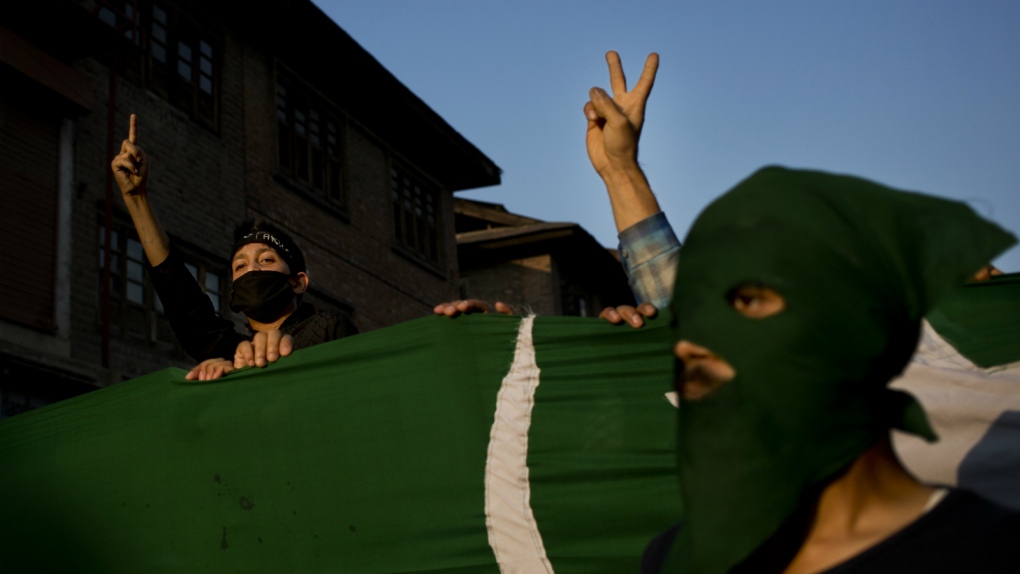 Pakistani protesters seen in Kashmir